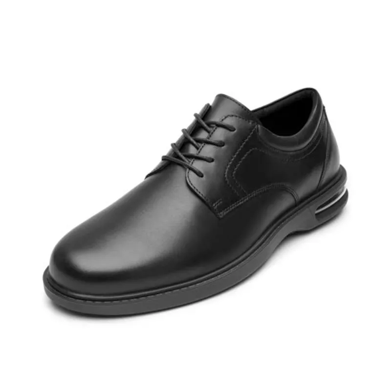 Zapato que debe revisarse para detectar zonas ásperas o elementos que dañen la media
